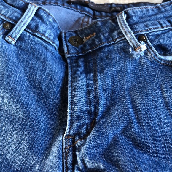 Levi Slight Curve Modern Rise Skinny Size 9 L - Picture 1 of 14